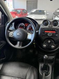Nissan Versa 2015 — Miniatura 8