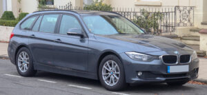 BMW 320i 2022 — Miniatura 1