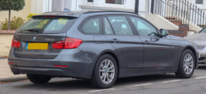 BMW 320i 2022 — Miniatura 2